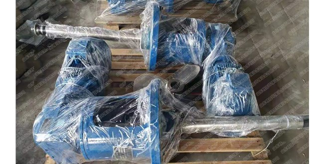 在對(duì)側(cè)入式攪拌器加料的時(shí)候需要注意哪些問(wèn)題呢?